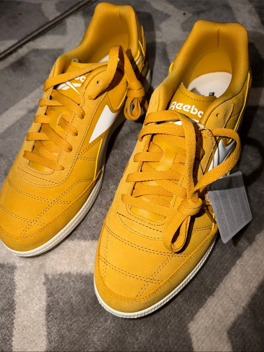 Reebok men’s yellow nubuck leather sneakers sz 11 / NEW
